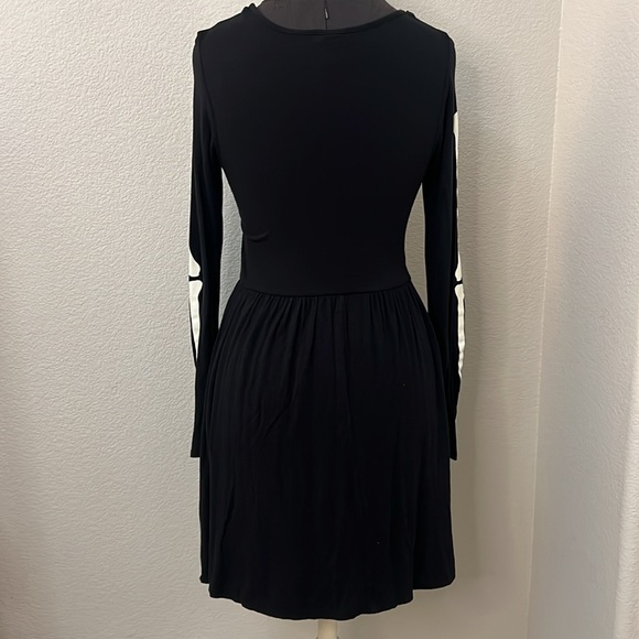 Midnight Hour Skeleton Halloween Dress Size Medium - Picture 5 of 8